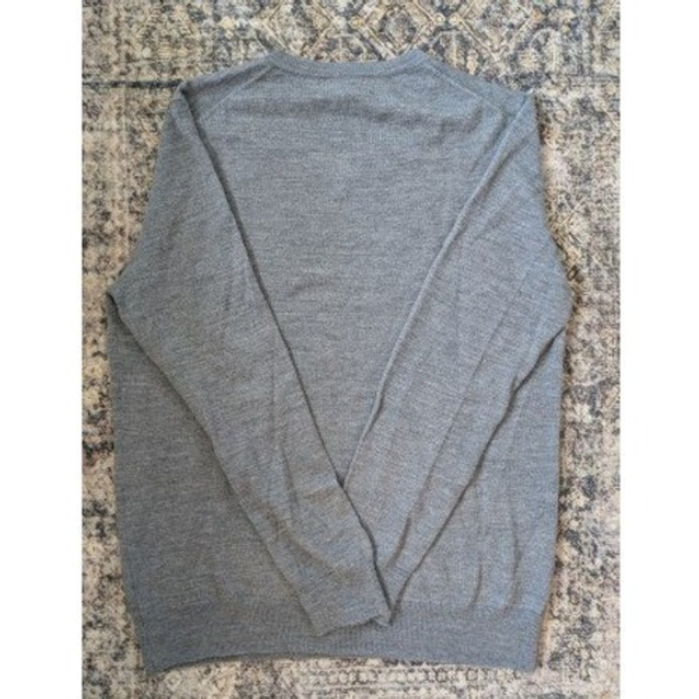 Joseph Abboud 100% Merino Wool Mens Grey V-Neck Sweater Modern Fit Size M - Picture 2 of 4